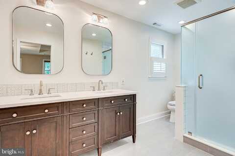 12127 HOLLY KNOLL CIRCLE, GREAT FALLS, VA 22066