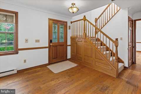 7 LANING AVENUE, PENNINGTON, NJ 08534