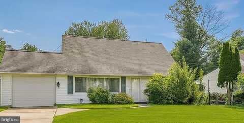 218 PLUMBRIDGE DRIVE, LEVITTOWN, PA 19056