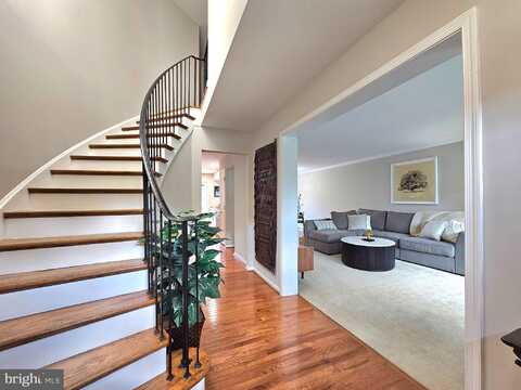 5988 QUEENSTON STREET, SPRINGFIELD, VA 22152