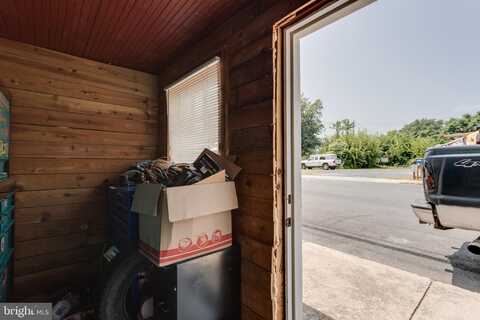 131 S MASSANUTTEN STREET, STRASBURG, VA 22657