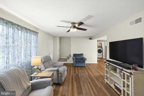 124 W GRANGER STREET, HANOVER, PA 17331