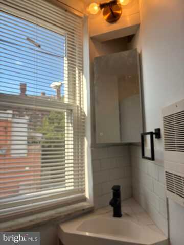 808 W MOYAMENSING AVENUE, PHILADELPHIA, PA 19148