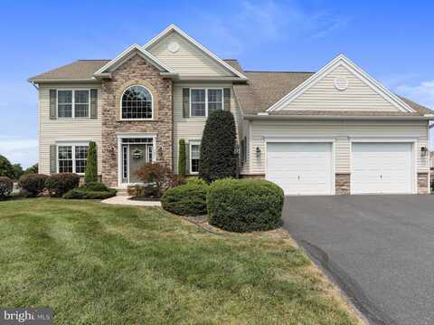 121 CREEKWOOD DRIVE, GREENCASTLE, PA 17225
