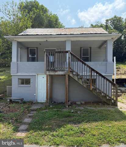307 CHESTNUT STREET, MARTINSBURG, WV 25401