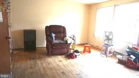111 N SPORTING HILL ROAD, MECHANICSBURG, PA 17050