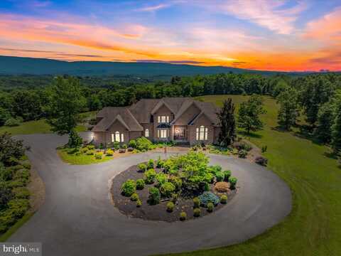 420 LAWYER LANE, BERKELEY SPRINGS, WV 25411