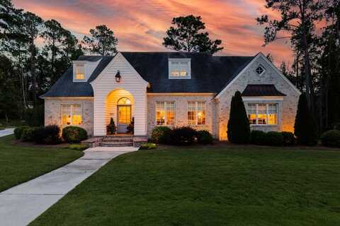 1100 Ravenwood Circle, Valdosta, GA 31602