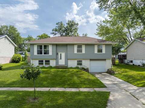 1021 Lilac Lane, Cedar Falls, IA 50613