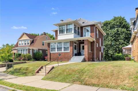 4 Glenwood Dr, Ambridge, PA 15003
