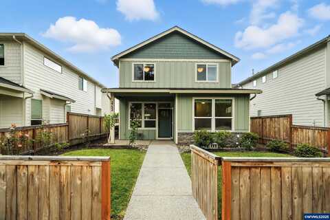 2752 D St NE, Salem, OR 97301