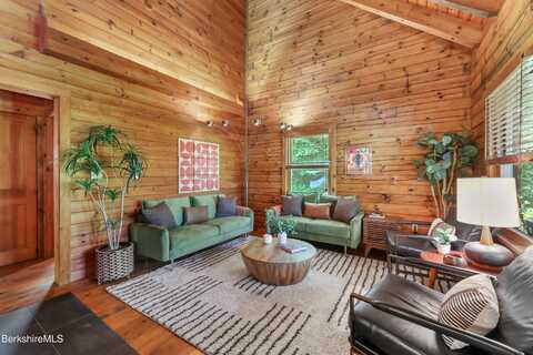52 Lenox Rd, West Stockbridge, MA 01266