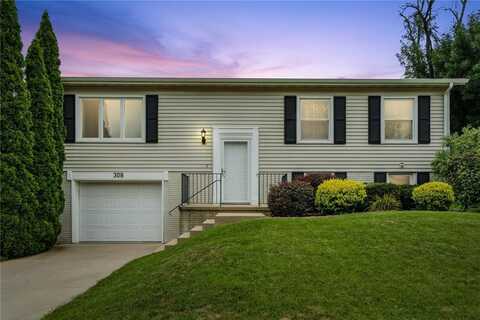 308 Sussex Drive NE, Cedar Rapids, IA 52402