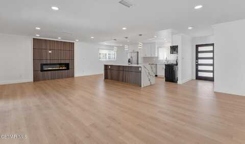 9800 Geyser Avenue, Northridge, CA 91324