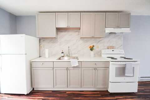 76 Summer Street, New London, CT 06320