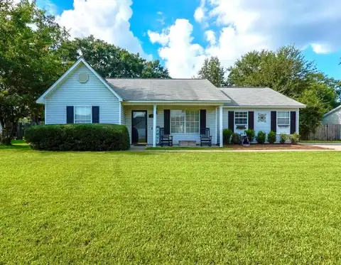 105 Periwinkle Ct, Dothan, AL 36301