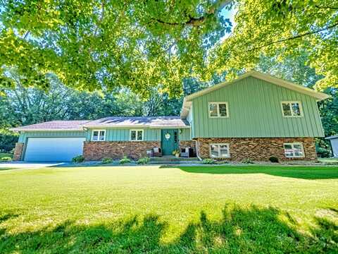 1055 Parkwood Drive, Nappanee, IN 46550