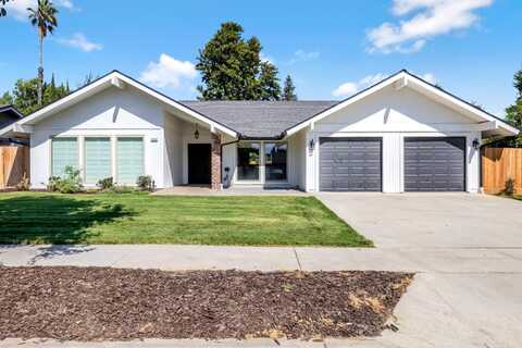 6730 Tamera Avenue N, Fresno, CA 93711
