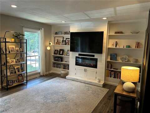 6851 Roswell Road, Atlanta, GA 30328