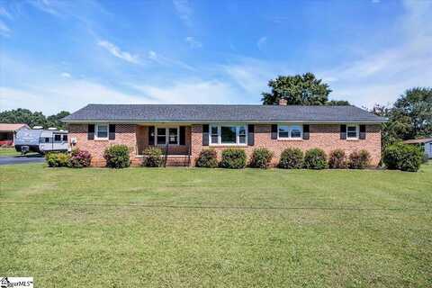 207 Lynn Avenue, Laurens, SC 29360