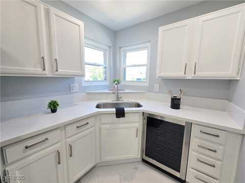 1327 Ebbetts Pass, Las Vegas, NV 89110