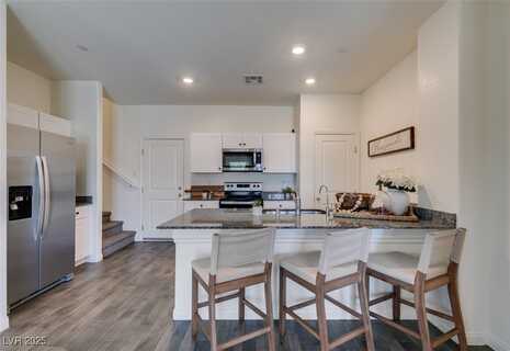 546 Thistleberry Avenue, Henderson, NV 89044