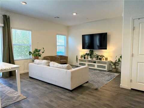 546 Thistleberry Avenue, Henderson, NV 89044