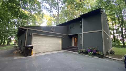 3004 Silhavy Road, Valparaiso, IN 46383