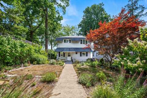5505 Lakewood Drive, Coloma, MI 49038