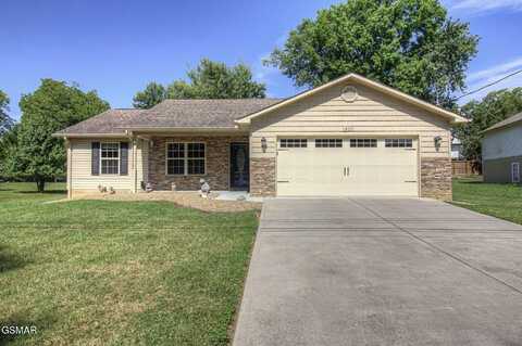 1820 Riverview Circle, Sevierville, TN 37862