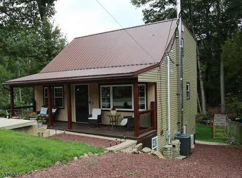706 Brooklyn Mountain Rd, Hopatcong, NJ 07843