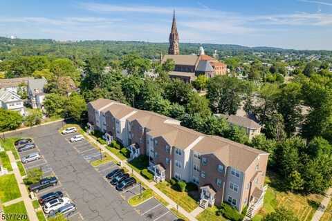 81 High St, Orange, NJ 07050