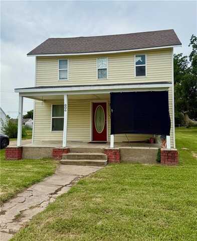 806 W 1st Street, Coffeyville, KS 67337