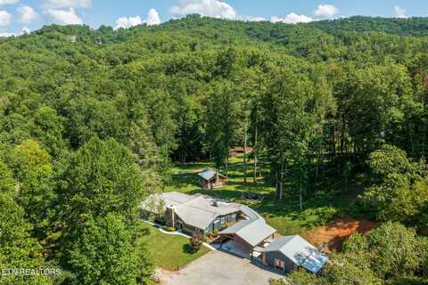 2000 E Millers Cove Rd, Walland, TN 37886