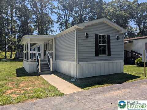 8220 Airport unit: 22, East Allen Twp, PA 18014