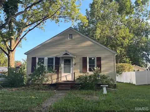 1430 Livingston, Carlyle, IL 62231
