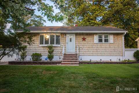 5 Guilfoyle Terrace, Sayreville, NJ 08872