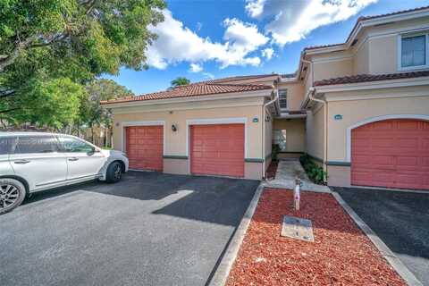 2532 Centergate Dr, Miramar, FL 33025