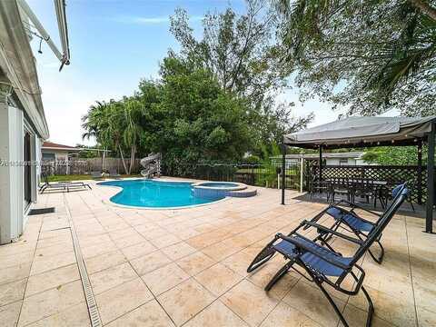 2340 NE 192nd St, Miami, FL 33180