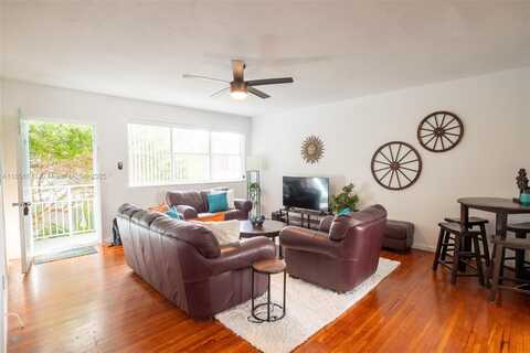 1265 Marseille Dr, Miami Beach, FL 33141