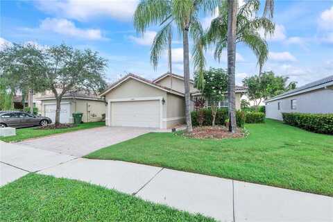 11851 SW 7th St, Pembroke Pines, FL 33025