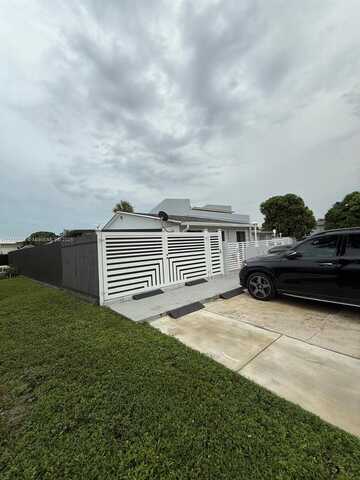 19570 NW 55th Cir Pl, Miami Gardens, FL 33055
