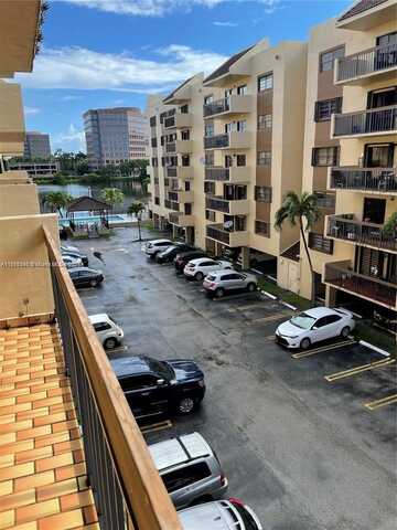5249 NW 7th St, Miami, FL 33126