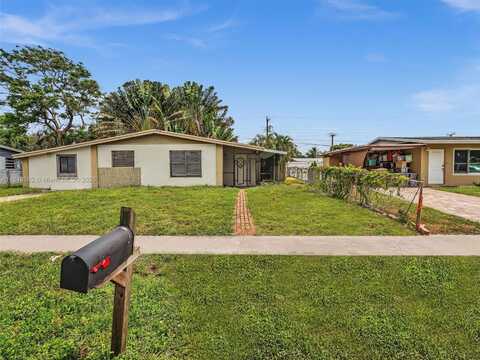 5611 SW 37th St, Davie, FL 33314