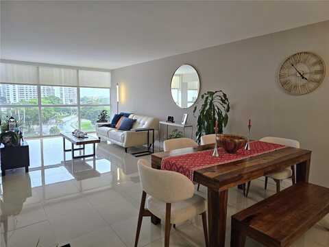 600 Parkview Dr, Hallandale Beach, FL 33009