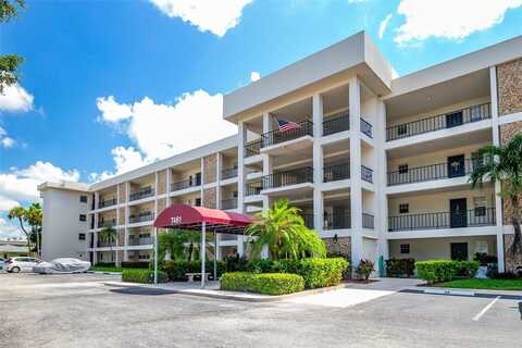 7461 W COUNTRY CLUB DRIVE N, SARASOTA, FL 34243