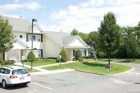 205 Center Court, Medford, NY 11763
