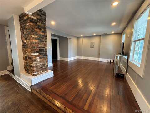 158 Main Street, Huntington, NY 11743