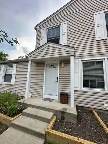 489 James Court, Glendale Heights, IL 60139