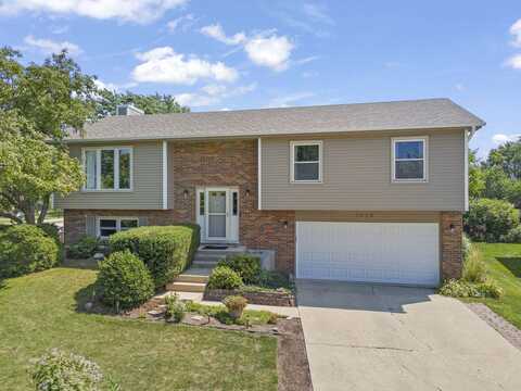 1019 Tioga Court, Carol Stream, IL 60188